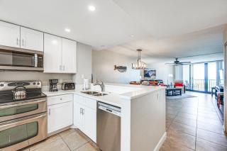 Direct Beach Access Marco Island Resort Condo! - Marco Island - 2