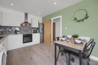 Spacious & Stylish - Free Parking - Fast Wifi - Cardiff - 0
