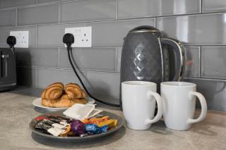 Spacious & Stylish - Free Parking - Fast Wifi - Cardiff - 2