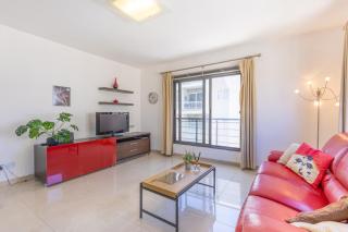 Sliema - Private Terrace, mins walk to Balluta Bay Beach by QuickTrips - Sliema - 5