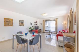 Sliema - Private Terrace, mins walk to Balluta Bay Beach by QuickTrips - Sliema - 0
