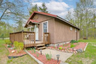 Cozy Onaway Vacation Rental with Deck and Fire Pit! - Onaway - 0