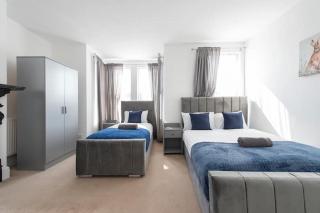 Sleeps 10 5 Bed House in Medway 9 beds - Gillingham - 9