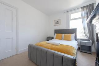 Sleeps 10 5 Bed House in Medway 9 beds - Gillingham - 4