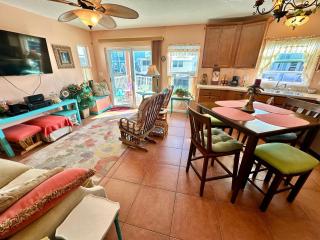N40 Canal front 1b 1ba home on the Intracoastal - Jensen Beach - 7
