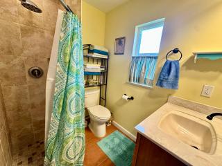 N40 Canal front 1b 1ba home on the Intracoastal - Jensen Beach - 3