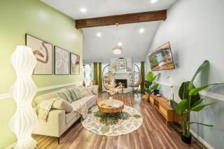 Enjoy Games at Designer 3BR w Fenced Backyard - San Antonio - 0