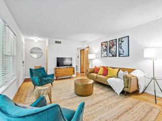 Charming Arboretum Getaway - Main House - Dallas - 5