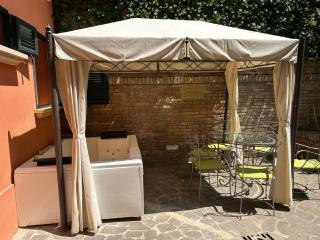 Isaia Garden -Private Garden Spa Bath BolognaRooms - Bologna - 9