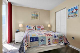 St Regis 2207 - 8