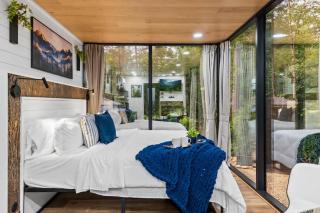 Luxury Mirror Cabin-Private-Hot Tub-FirePit - 8
