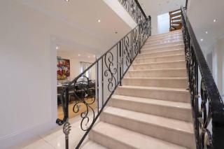 8 Bed Chigwell Mansion, Event Hall, Cinema and NightClub - Chigwell - 9