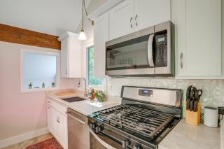Getaway with Lake Views near Wintergreen Resort! - Nellysford - 2