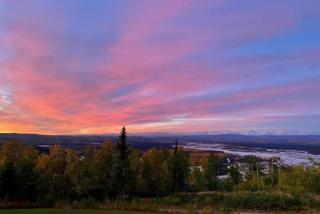 3 Bedroom Log Cabin with Majestic Views of Mountain Ranges - - 5