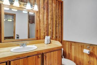 3 Bedroom Log Cabin with Majestic Views of Mountain Ranges - - 2