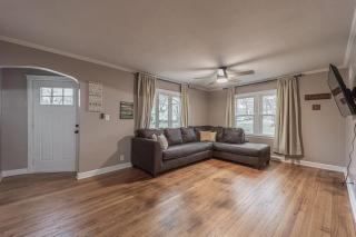 Relaxing Rockford Stay 3 br 1 bath in the heart of Northern Illinois Family Friendly - Rockford - 9