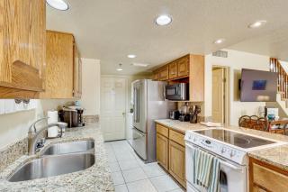 Island Condo with Pool Access in Lake Havasu City! - Lake Havasu City - 1