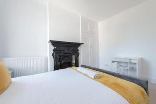 5 bed house in Medway sleeps 12 - Gillingham - 9