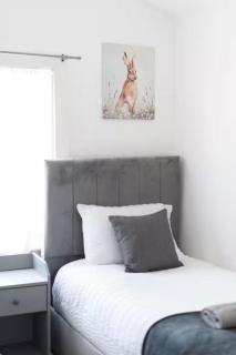 5 bed house in Medway sleeps 12 - Gillingham - 4