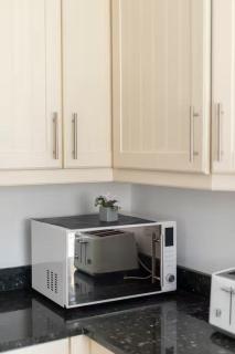 5 bed house in Medway sleeps 12 - Gillingham - 1
