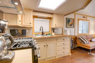 Near Lake Almanor and Golf Cozy Cabin! - Lake Almanor - 2