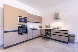 Seaside Serenity 5 - few mins walk to the beach by QuickTrips - Is-Sellum - 7