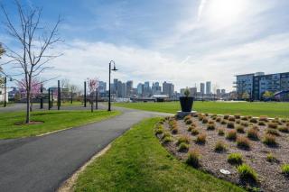 Boston Skyline Stay 1BR with City Views - Boston - 7