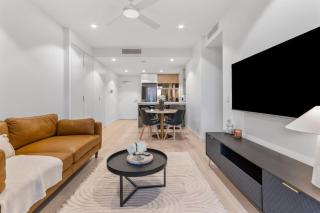 Luxurious 2 Bed Apartment with Pool, Sauna and Gym - Brisbane - 9