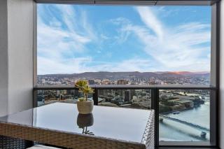 Luxurious 2 Bed Apartment with Pool, Sauna and Gym - Brisbane - 7