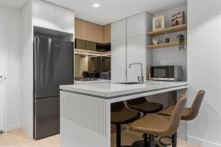 Luxurious 2 Bed Apartment with Pool, Sauna and Gym - Brisbane - 6