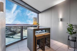 Luxurious 2 Bed Apartment with Pool, Sauna & Gym - 6