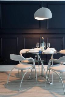 BGC Designer Pad Near Shops Dining Nightlife - Manila - 7