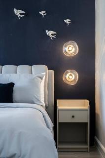 BGC Designer Pad Near Shops Dining Nightlife - Manila - 4