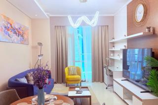 75 inch TV Sea View Balcony 12th Flr - Manama - 7
