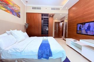 75 inch TV Sea View Balcony 12th Flr - Manama - 3