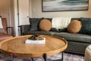 Cosmos Getaway, Mountain Views, AirCon, BBQ, King Bed - 4