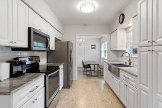 2 Bedroom Cozy House Near Barry University - 5