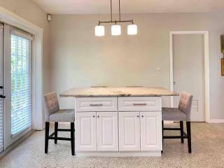 2 Bedroom Cozy House Near Barry University - 2