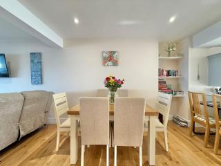 Goodwinds 4 bedroom beachside house - 3