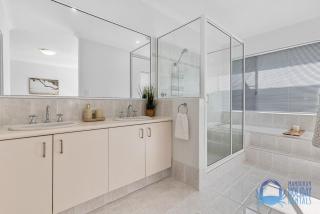 Dolphin Retreat in Halls Head - Mandurah - 4
