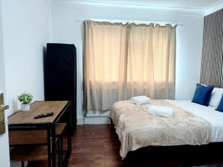 BC-Spacious Quadruple Room in Wembley! - Londra - 9