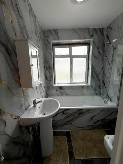 BC-Spacious Quadruple Room in Wembley! - Londra - 5
