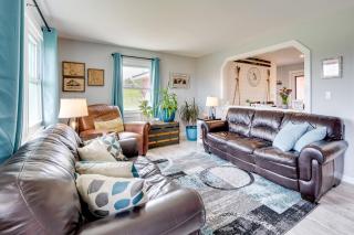 8 Mi to Jay Peak Resort Scenic Retreat with Deck - North Troy - 7