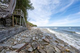 Yorita Manor - Lake Front Getaway! Dogs, Fire Pit & Deck - Sturgeon Bay - 7
