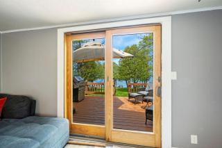 Yorita Manor - Lake Front Getaway! Dogs, Fire Pit & Deck - 6