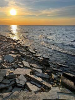 Yorita Manor - Lake Front Getaway! Dogs, Fire Pit & Deck - Sturgeon Bay - 1
