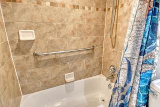 Waterfront Hotel Room, Huge Pool, Tiki Bar, Beach! - 1