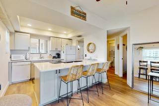 Modern oceanfront condo with outdoor pool, balcony, & washer/dryer - 5