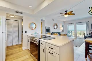 Modern oceanfront condo with outdoor pool, balcony, & washer/dryer - 4