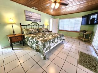 Oceanfront Cottage - Pool Beach Access Oceanview - Cocoa Beach - 4